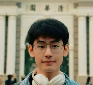 这两位红人,都是在“一副烂牌”中重生