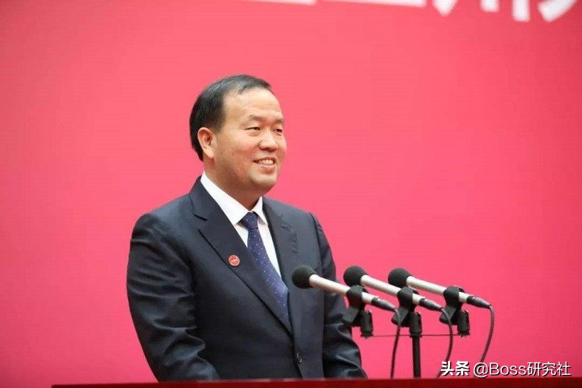 河南南阳第三大富豪冯长革,最新身价55亿,现任和谐汽车董事长