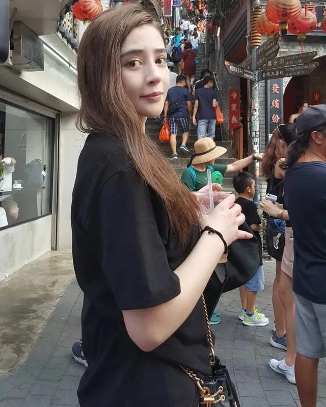 李心艾整容前后(李心艾疑暴露整容后遗症)