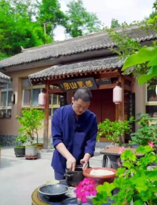 李亚鹏和王菲的婚姻(李亚鹏豪掷4亿开民宿)(4)