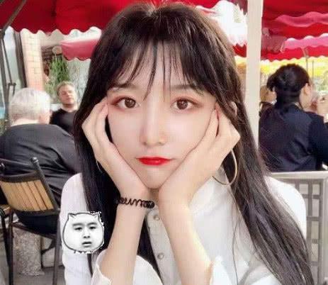 “女装大佬”艾比珍贵寸头照,意外撞脸朱亚文,这颜值简直没谁了