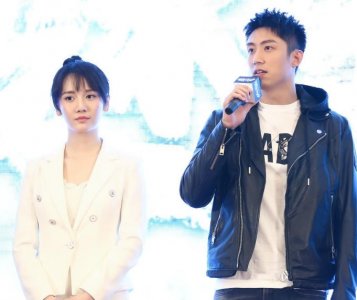 《破冰行动》女一号李墨之气质脱俗,一身白色look,气场就上来了