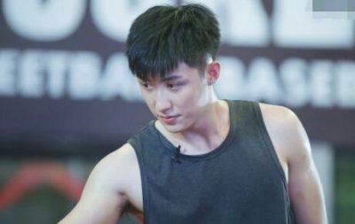 黄景瑜为什么叫五公里高冷男神私下竟然梗超多