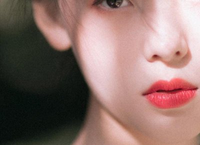 ​姑娘大了怎么发朋友圈(我的女孩已悄悄长大文案)