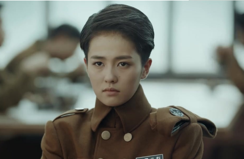 烈火军校什么时候发现谢襄是女的