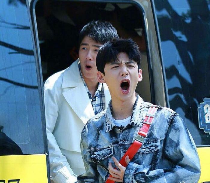 《明星大侦探》第四季开录,“留白CP”同款表情,魏大勋失宠了