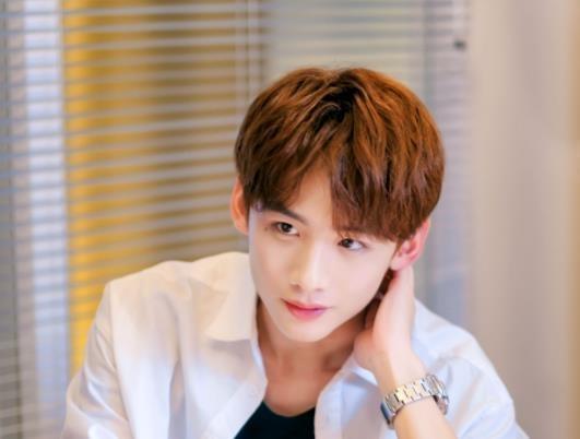 《初晨》已确认定档,白敬亭演绎深情暖男,与她上演虐心姐弟恋