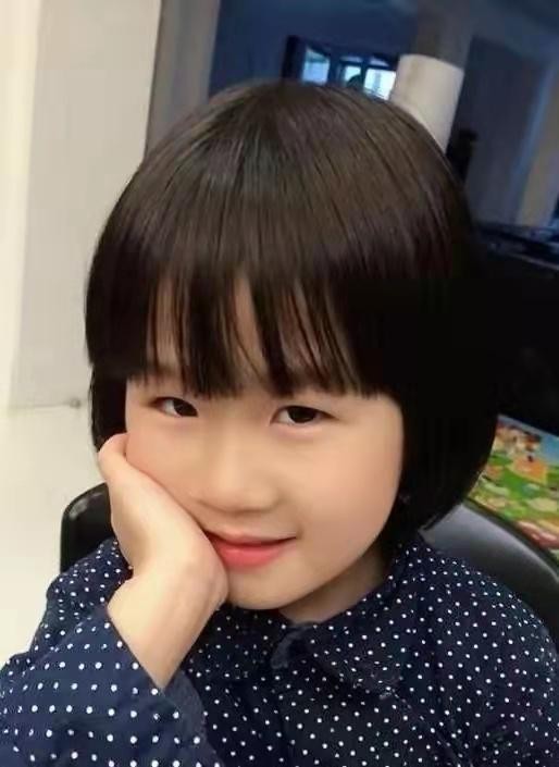 陆毅和鲍蕾的女儿（陆毅女儿贝儿长大后的照片）