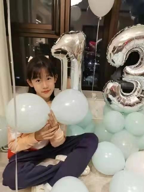 陆毅和鲍蕾的女儿（陆毅女儿贝儿长大后的照片）