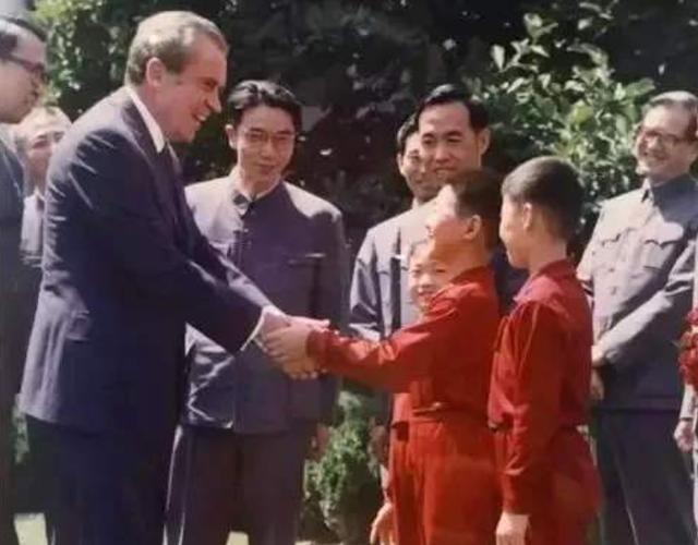 李连杰幕后的故事（李连杰身世谜团）(7)