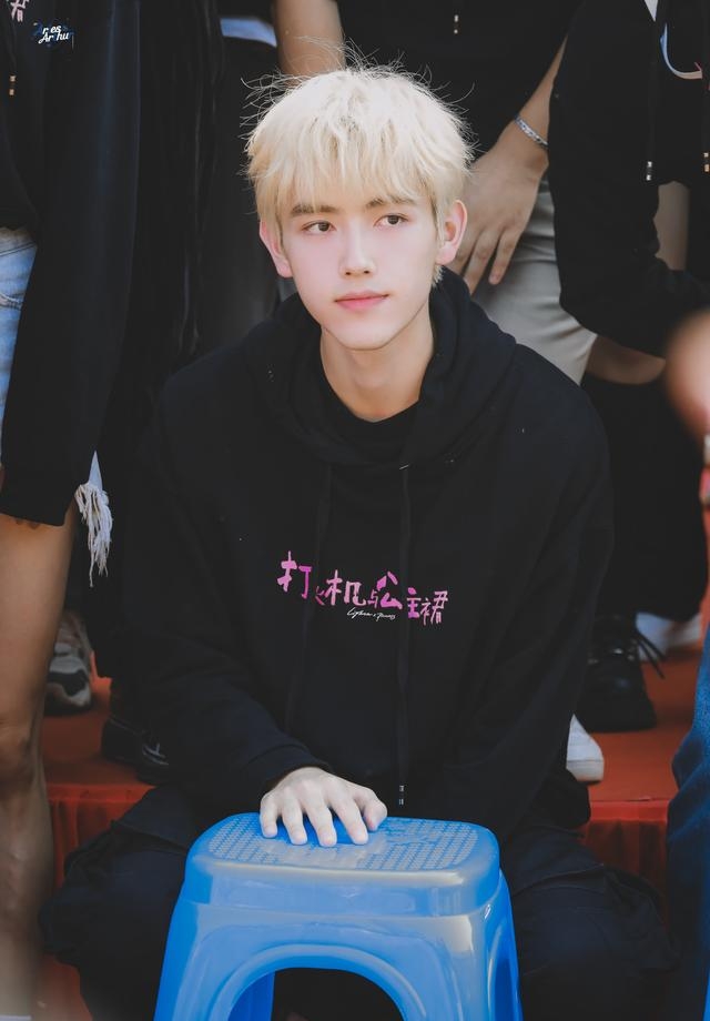 陈飞宇金发照片(陈飞宇金发高清照片) 陈飞宇 金发 第3张 陈飞宇金发照片(陈飞宇金发高清照片) 陈飞宇 金发 第3张