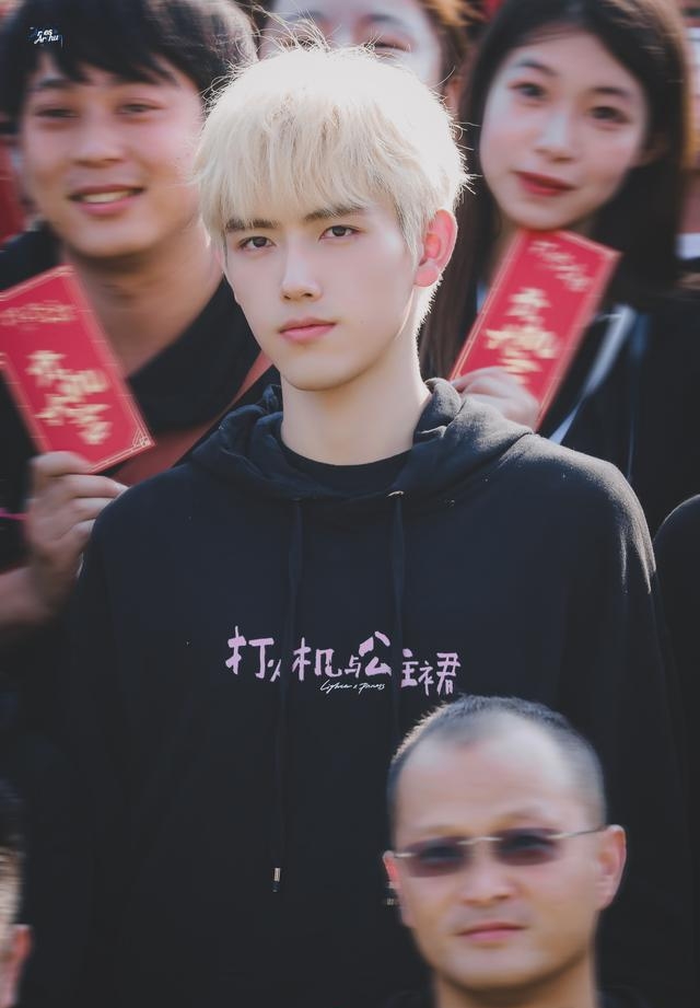 陈飞宇金发照片(陈飞宇金发高清照片) 陈飞宇 金发 第9张 陈飞宇金发照片(陈飞宇金发高清照片) 陈飞宇 金发 第9张