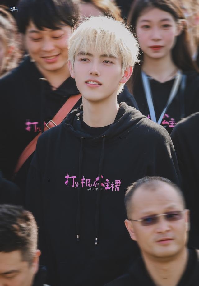 陈飞宇金发照片(陈飞宇金发高清照片) 陈飞宇 金发 第5张 陈飞宇金发照片(陈飞宇金发高清照片) 陈飞宇 金发 第5张