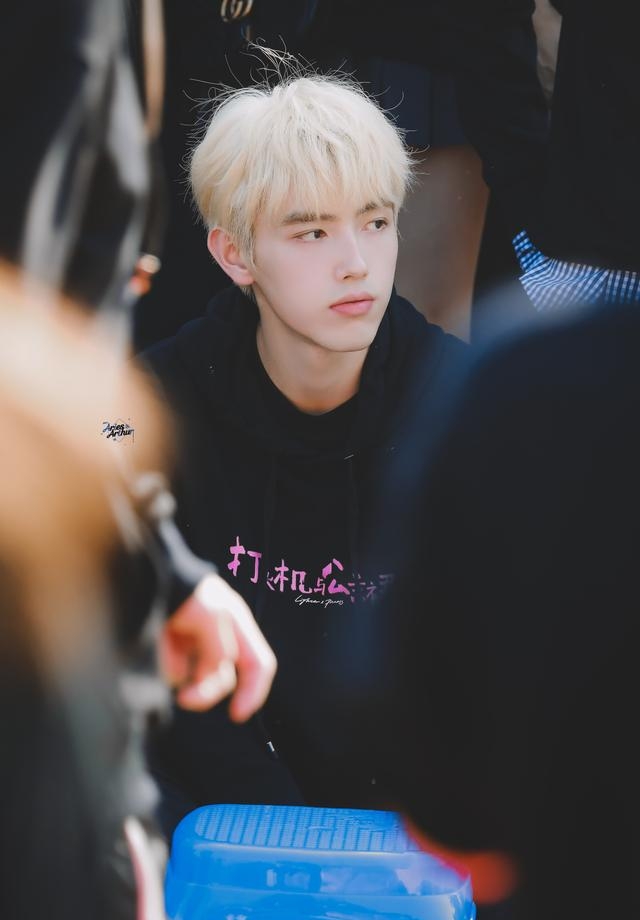 陈飞宇金发照片(陈飞宇金发高清照片) 陈飞宇 金发 第4张 陈飞宇金发照片(陈飞宇金发高清照片) 陈飞宇 金发 第4张