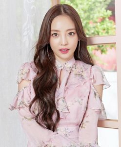 韩国女星潜规则图片(韩国女网红披露娱乐圈潜规则)