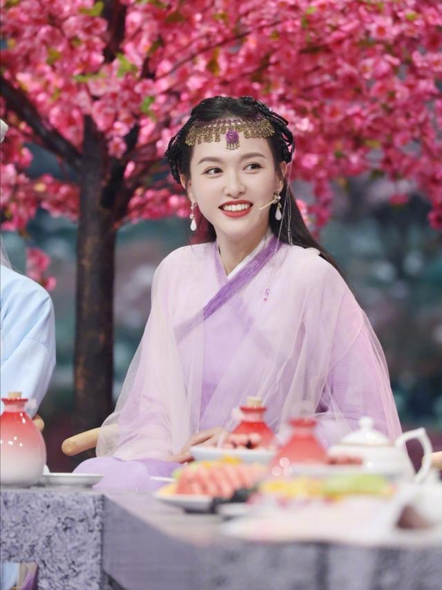 唐嫣的古装造型只有紫萱好看一点(37岁的唐嫣扮12年前的紫萱)(4)