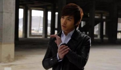 铠甲勇士:黑犀侠的2个召唤人,北淼强还是北凯?