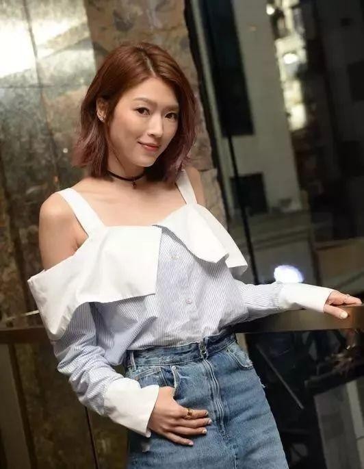 连诗雅喜爱夜蒲剧照(夜蒲女神连诗雅晒38吋长腿)