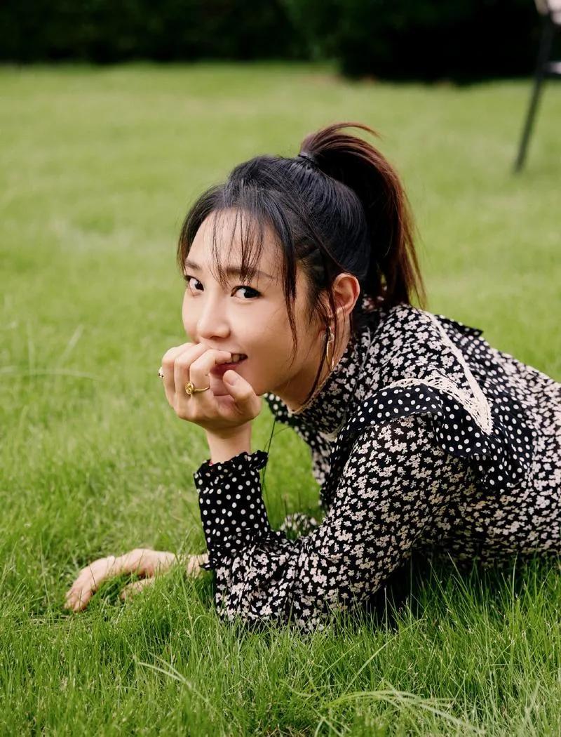 白百合的个人资料 :近照无意中暴露住的是别墅,离婚后远离男人过得很幸福