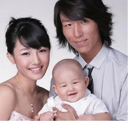 白百合的个人资料 :近照无意中暴露住的是别墅,离婚后远离男人过得很幸福