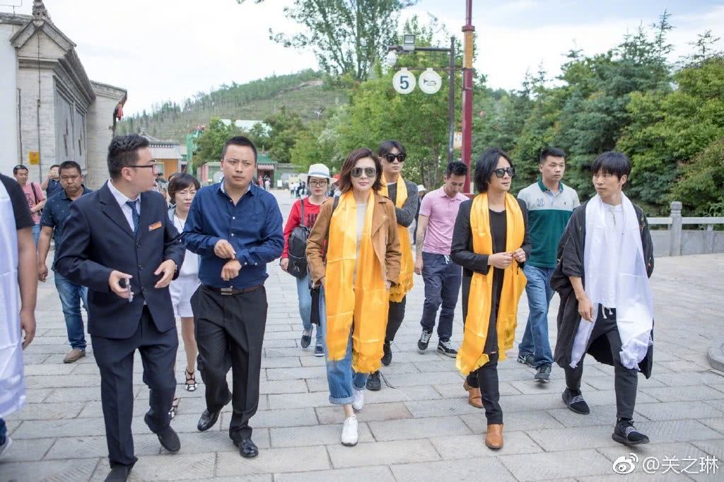 关之琳个人资料写真作品