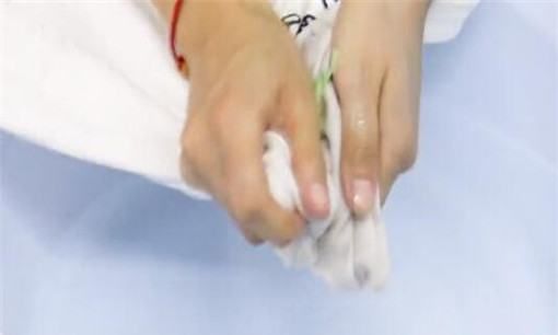 衣服有黄锈怎么弄掉,如何清除衣服上的铁锈图9