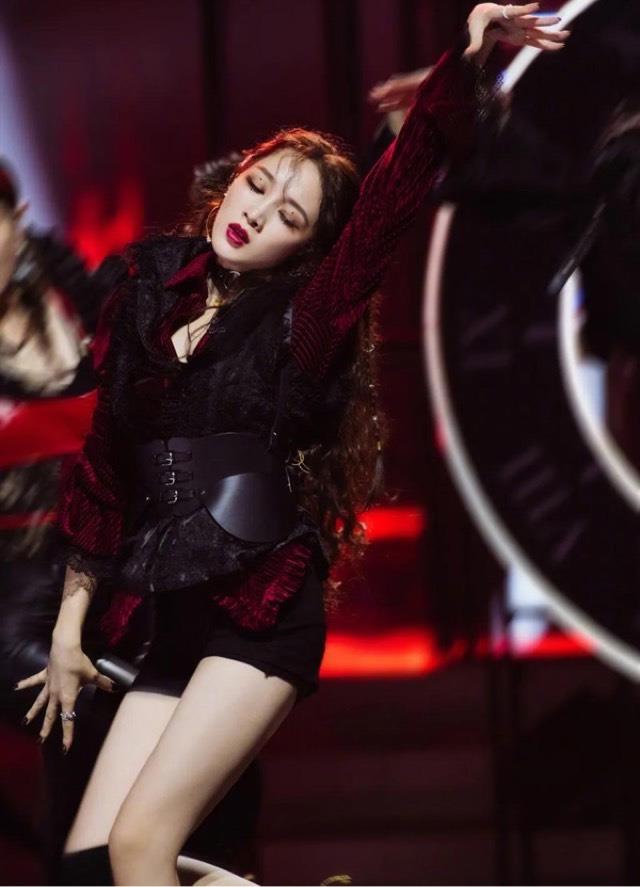 娱乐孟佳个人资料简介,孟佳是怎么出道的 3