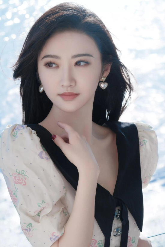 名不虚传的“人间富贵花”:景甜