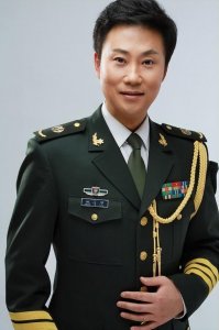 耿为华:与小14岁粉丝结婚,离婚那天与女儿抱头痛哭