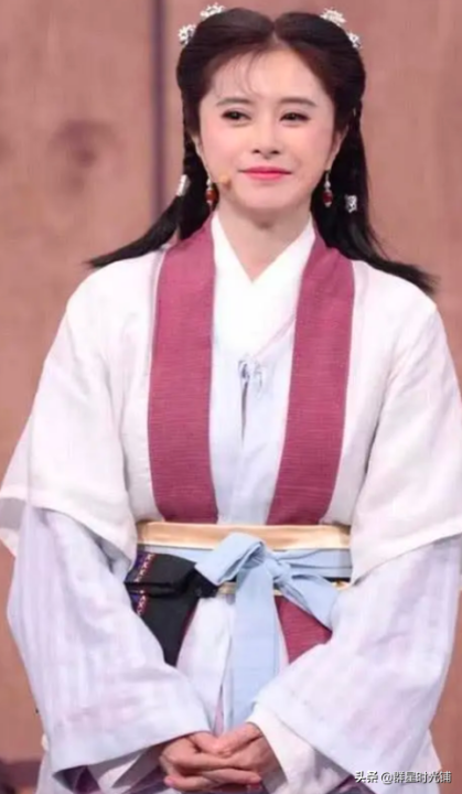 何美钿个人资料简介(冻龄女神何美钿个人简介)