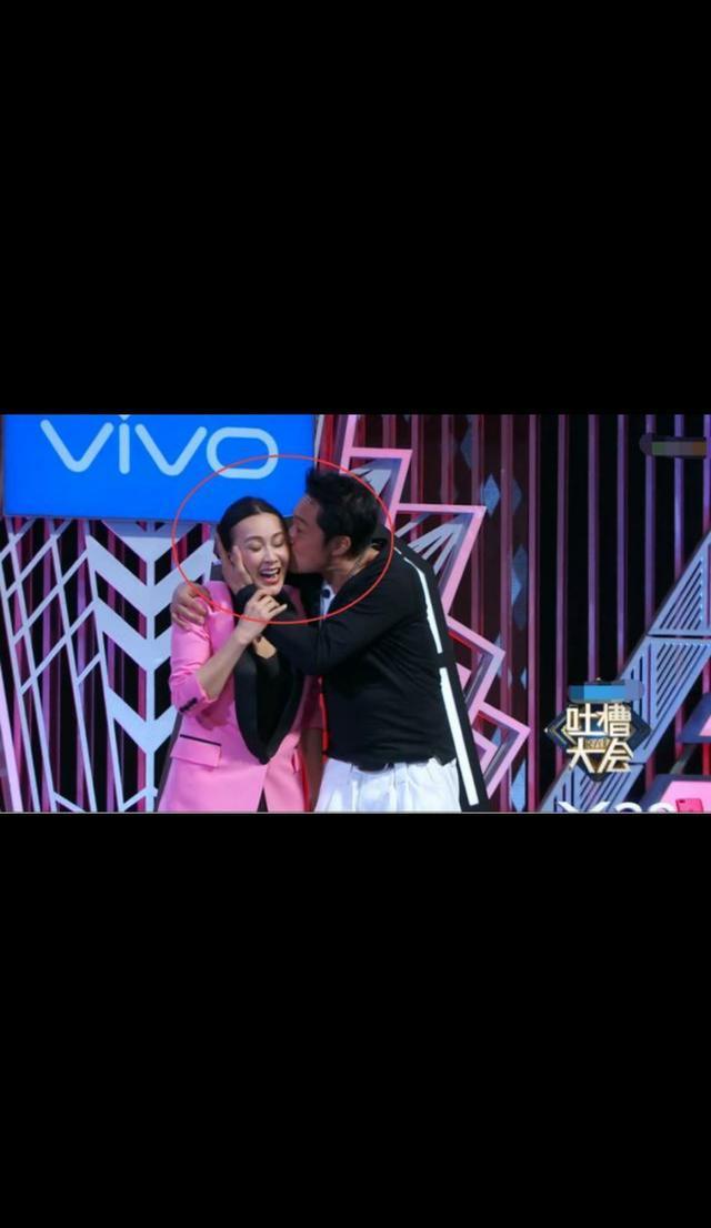 马景涛上吐槽大会结果自己被成为吐槽对象,“咆哮帝”继后强吻帝