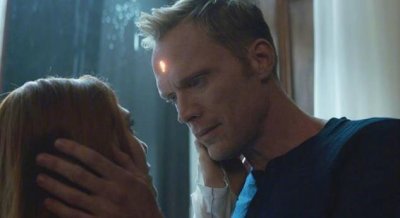 《复联3》幻视真弱吗?还记得亡刃一刀死翘翘,他却挨两刀不死!