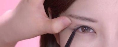 眼线晕染到下眼皮怎么办