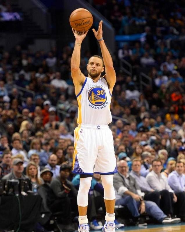 陈冠希艳门照是谁拍的(是谁一手造就了陈冠希的艳照门)