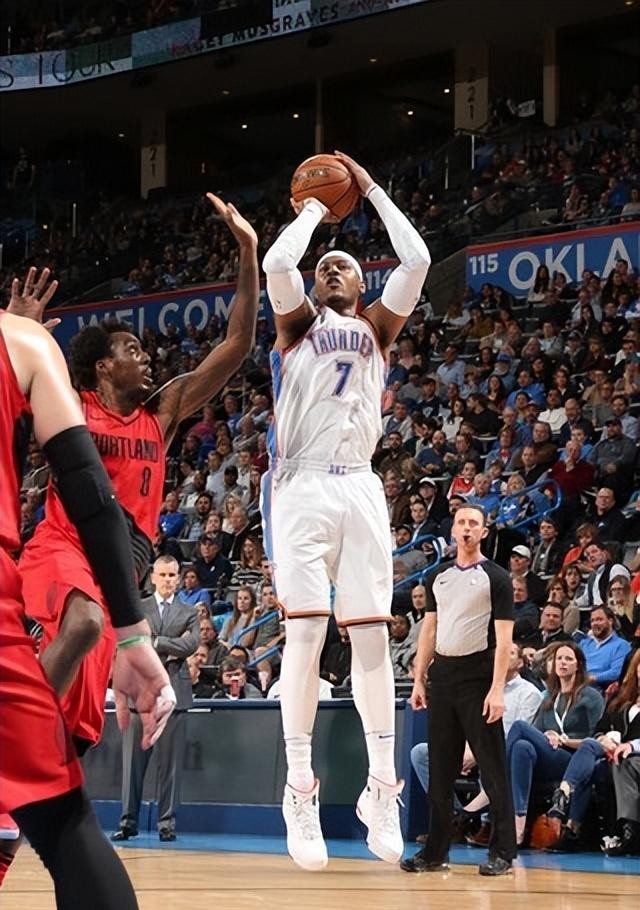 陈冠希艳门照是谁拍的(是谁一手造就了陈冠希的艳照门)