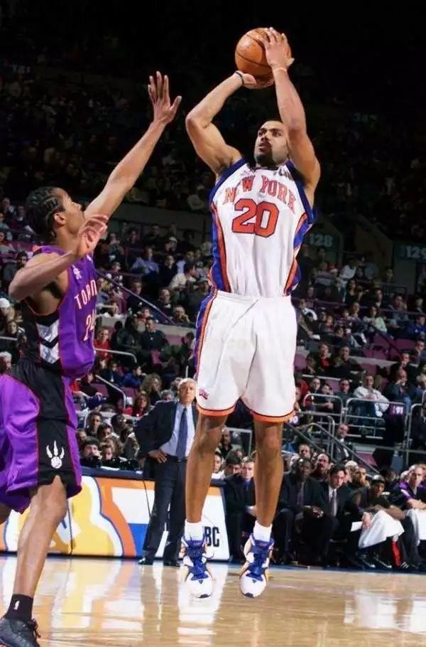 陈冠希艳门照是谁拍的(是谁一手造就了陈冠希的艳照门)