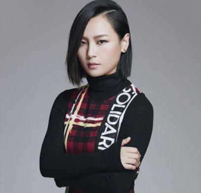 张国立有4个孩子,儿子张默是一生的黑点,闺女却红遍全国成骄傲