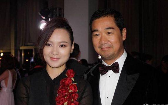 张国立有4个孩子,儿子张默是一生的黑点,闺女却红遍全国成骄傲