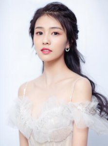 白鹿毕业于哪个大学