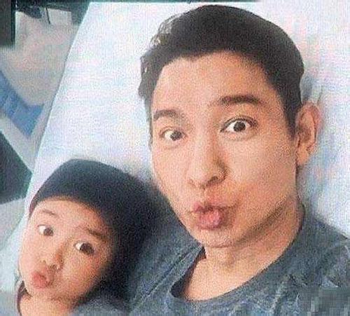 刘德华的女儿越来越漂亮了,年仅五岁就这么成熟老练