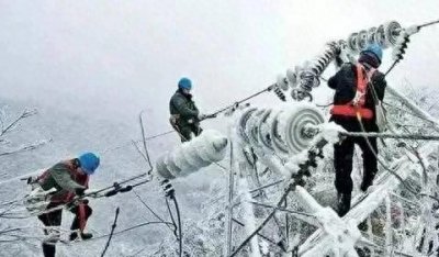 "冰雪之困:D630次列车晚点10小时的背后故事"