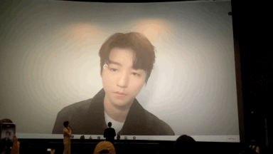 哈哈哈!王俊凯像极了上网课被卡住的我