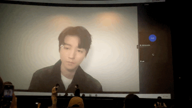 哈哈哈!王俊凯像极了上网课被卡住的我