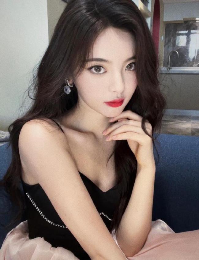 后援会辟谣杨超越出演《射雕》黄蓉一角:非官宣不约