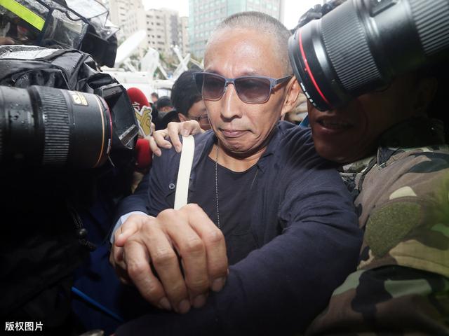 钮承泽被爆回归电影续拍(钮承泽是怎样的导演和演员)(2)