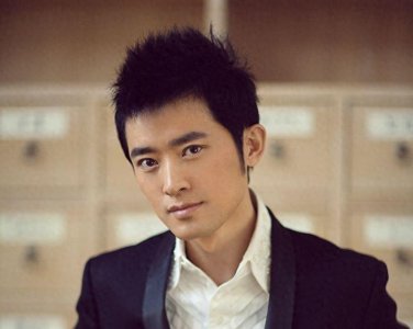 任泉:27岁爆红,43岁退圈,如今身价数十亿,王思聪称其“泉哥”