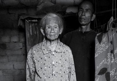 ​1944年，韦绍兰被日军带到慰安所，逃离后却发现怀了侵华日军孩子