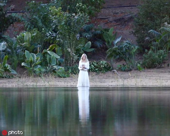 【票·资讯】漫威《永恒族》首曝朱莉造型|美版《咒怨》重启发剧照|法国选送《悲惨世界》竞逐奥斯卡