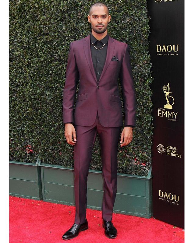 男士适合穿的休闲西装品牌有哪些（时尚品牌的华丽创意和潮流）(5)