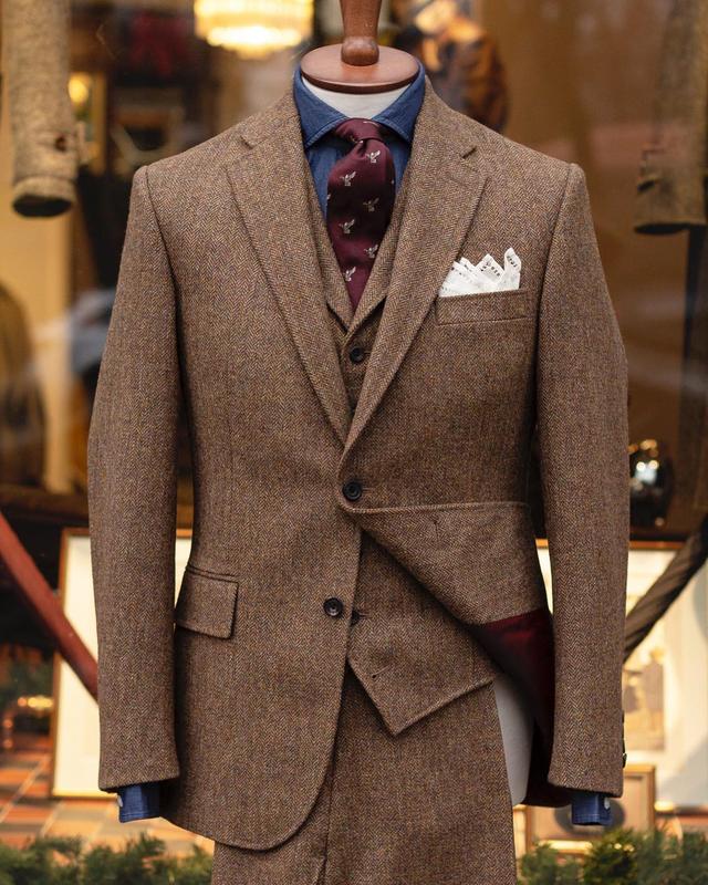 男士适合穿的休闲西装品牌有哪些（时尚品牌的华丽创意和潮流）(10)